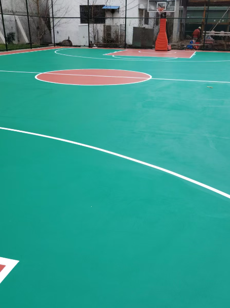 卓资 球场长期使用易出现地面开裂